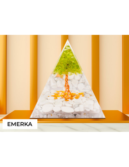 Pyramide Orgonite Emerka - Résine et Quartz Vert - Lily Parker