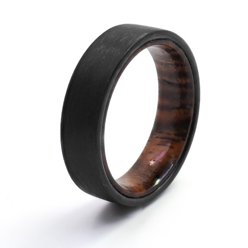 Bague Bocoté Noirci - tungstène PVD noir, finition brossée, intérieur en bois de bocoté - William Spencer